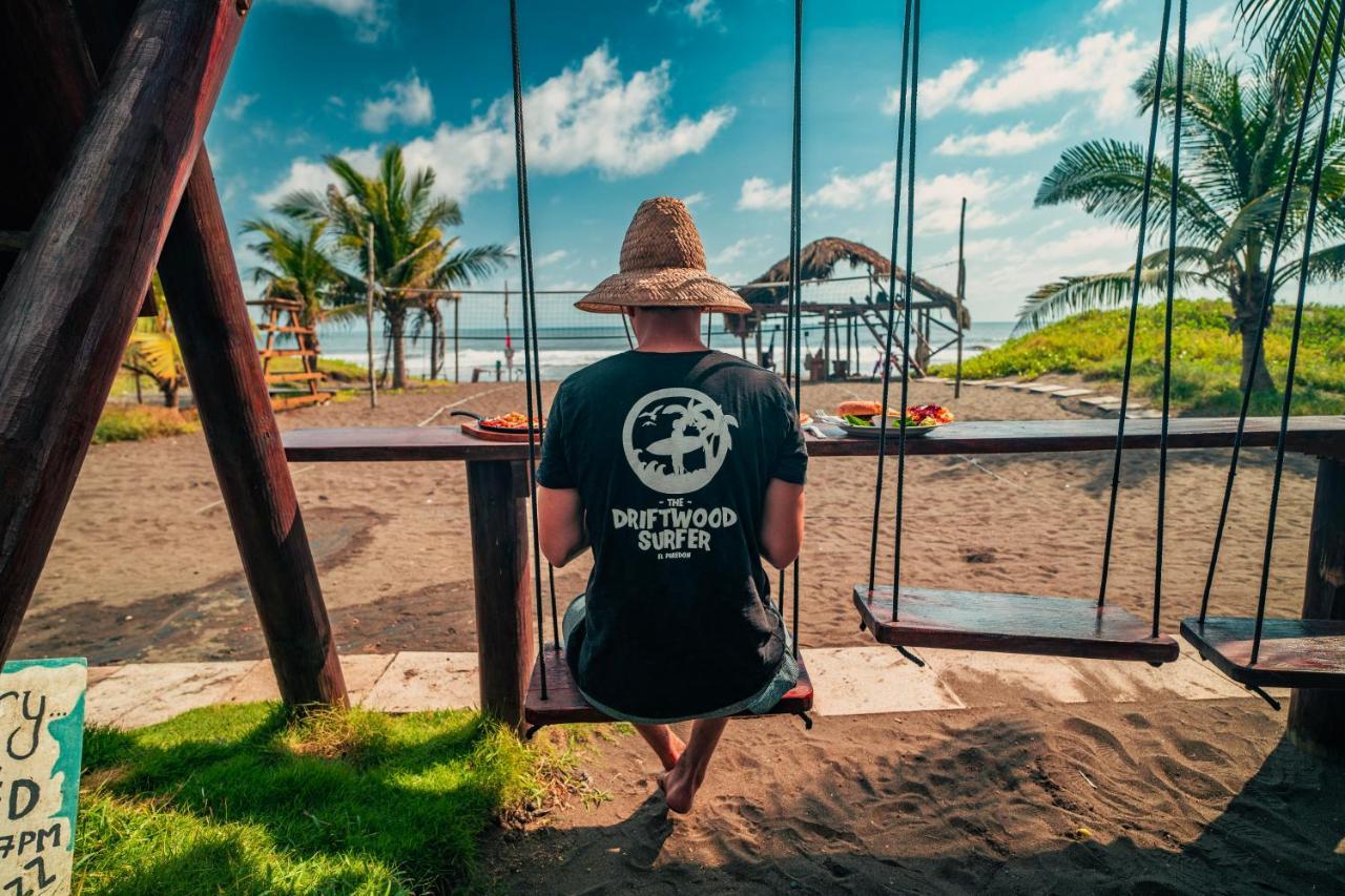 The Driftwood Surfer Beachfront Hostel / Restaurant / Bar, El Paredon Эль-Паредон-Буэна-Виста Экстерьер фото